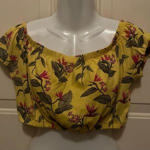 Forever 21 Women’s Crop Top (Large)